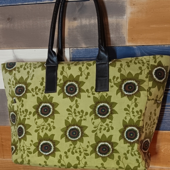Rock Flower Paper Floral Green Tote Bag - Picture 6 of 7